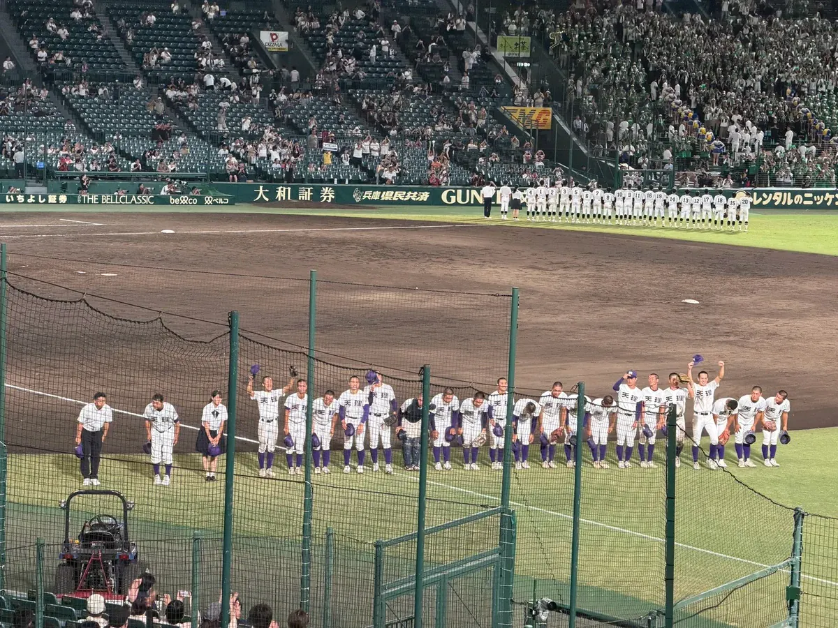 天理高校の甲子園での熱戦を紹介する記事のサムネイル